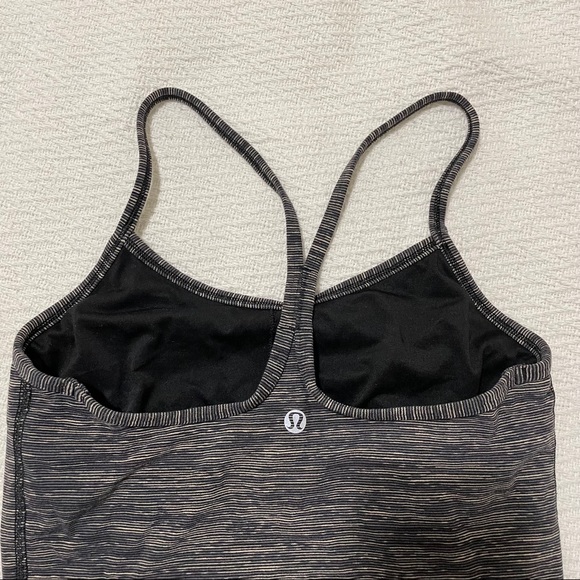 Lululemon Power Y tank - Picture 4 of 5